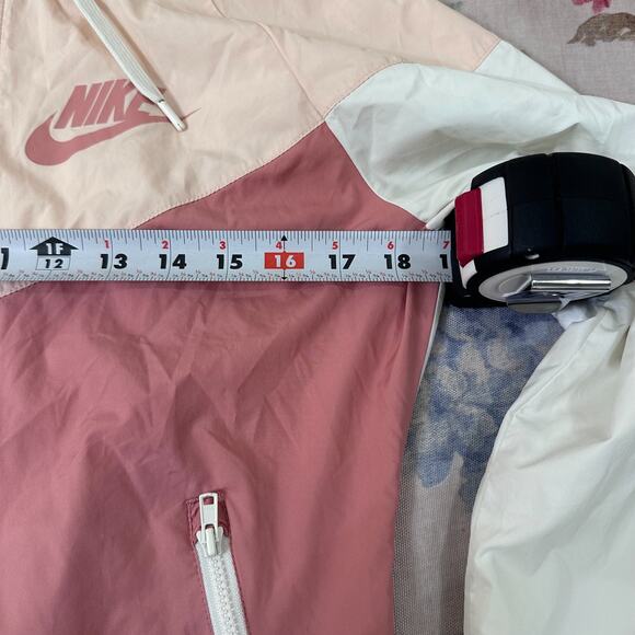 RARE Nike Women’s Colorblock Windbreaker Jacket Pink & White Sz Small Athleisure - Picture 11 of 13